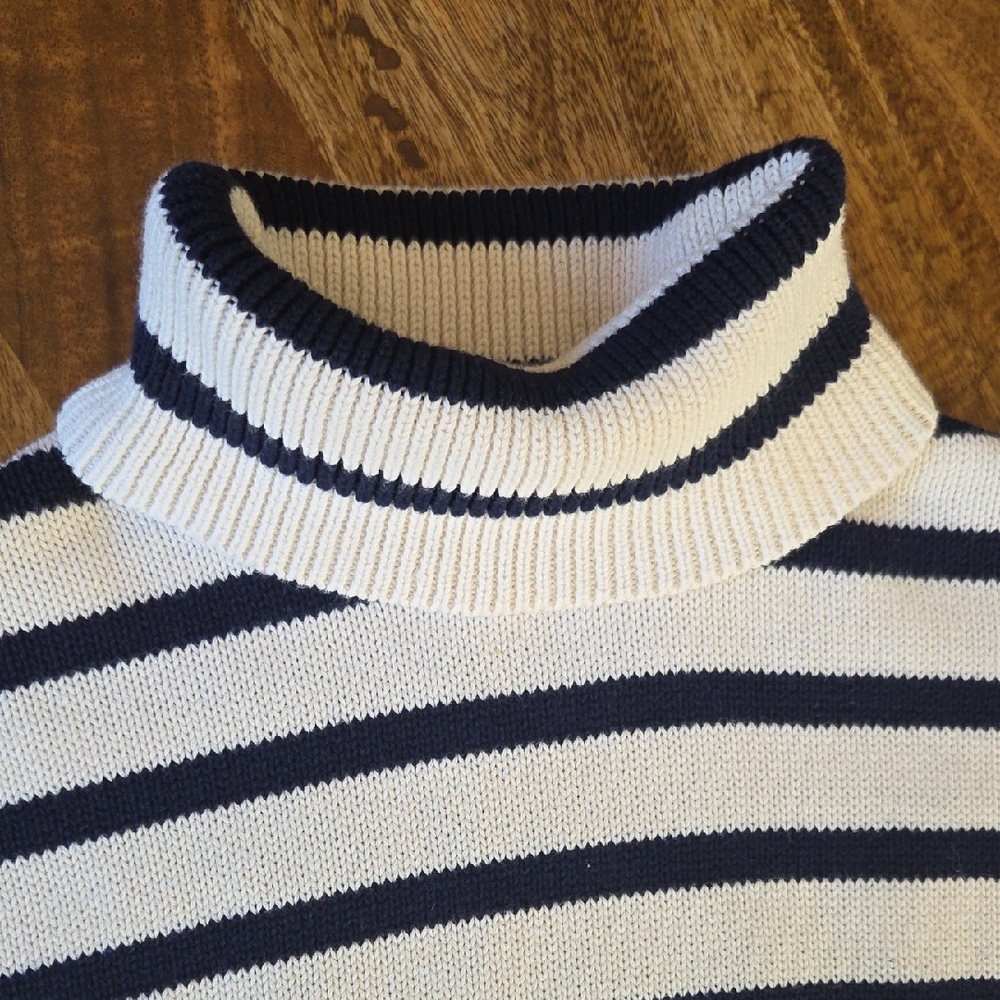 {Gap} 24-7 Split Hem Turtleneck Sweater in Off White & Navy (Small) - Picture 12 of 16